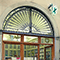 Ingresso della Farmacia Melosi, Lucca.