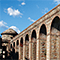 Gli archi dell|Acquedotto Nottolini presso il tempietto-cisterna di San Concordio, Lucca.