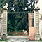 Uno degli ingressi ai fabbricati colonici dell'ex villa Mazzarosa, Pontasserchio, San Giuliano Terme.