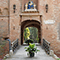 Ingresso fortificato dell'Archicenobio di Monte Oliveto Maggiore.