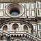 Una delle "tribune morte" costruite da Brunelleschi per sostenere le spinte orizzontali della Cupola del Duomo di Firenze. Al centro di una delle nicchie si nota l'argano ligneo usato per il sollevamento del materiale.