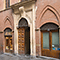 Portone d'ingresso dell'Accademia degli Intronati, Siena.