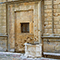Particolare della facciata di Palazzo Piccolomini, Pienza.