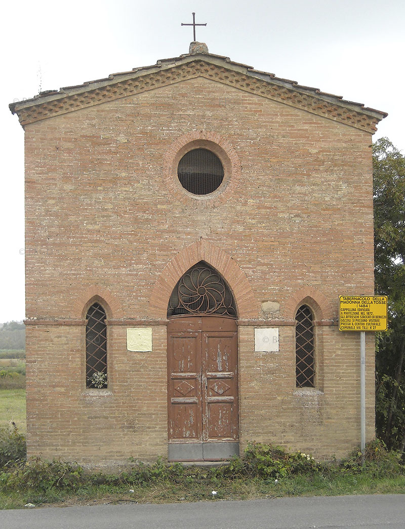 Cappella della Madonna della Tosse, sulla strada tra Castelnuovo e Castelfiorentino.