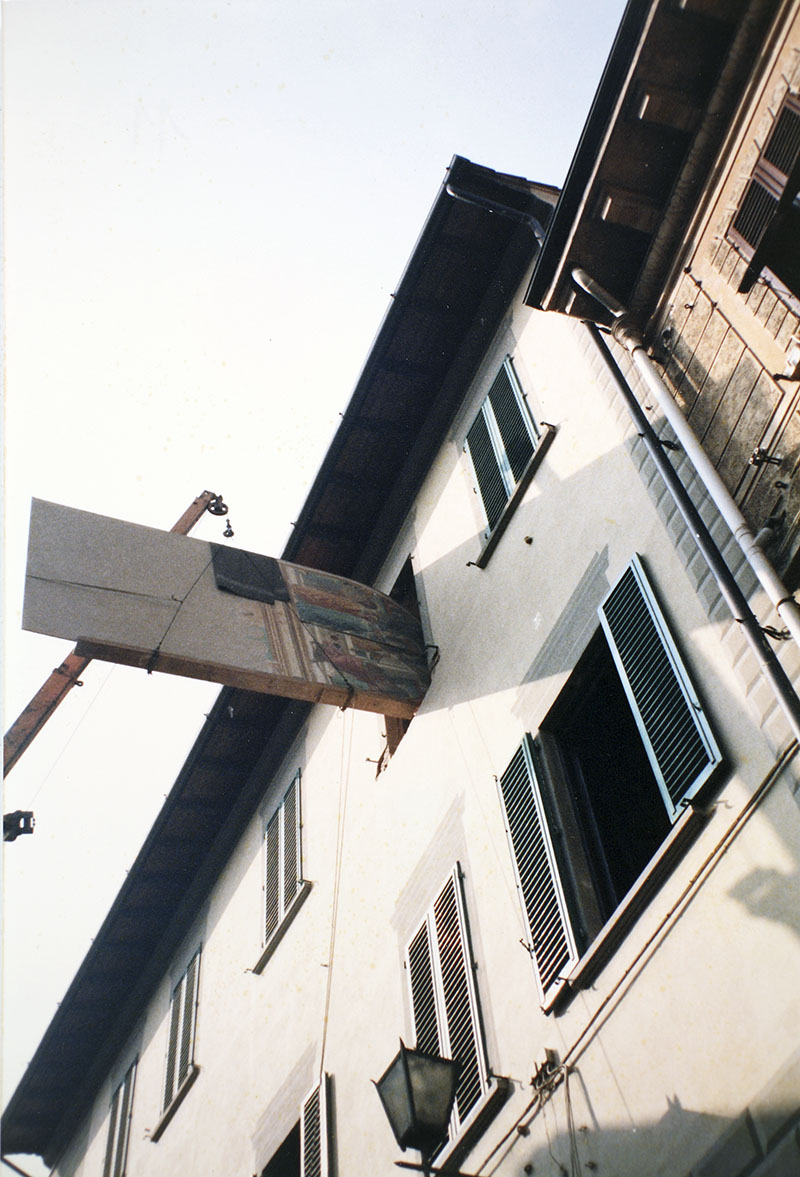 Movement of the Tabernacle of the Visitation frescos to Castelfiorentino Library (1980s).