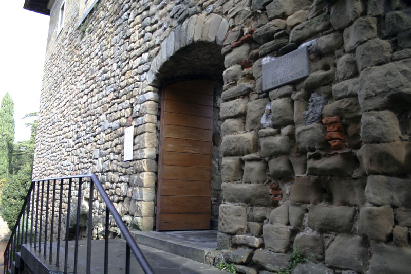 L'ingresso del Museo Leonardiano nella rocca.
