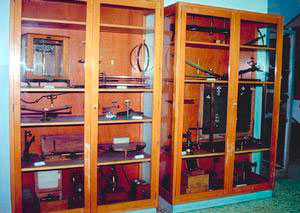 Scientific instruments, State Science Liceo "Leonardo da Vinci", Florence.