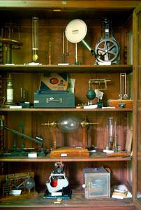 Instruments for physics and electricity, the  "Gaetano Salvemini" Collection, Florence.