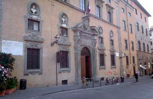 Faade of the seat of the Liceo "Machiavelli - Capponi" in Piazzetta Frescobaldi, Florence.