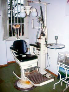 Dentist's chair, c. 1930, Library and Museum of Local Health Department 5 of Pisa -  Alta Val di Cecina District, Volterra.