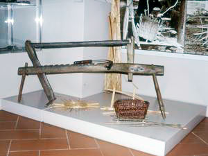 Attrezzi per la lavorazione di cesti, Museo Etnografico della Lunigiana, Villafranca in Lunigiana.