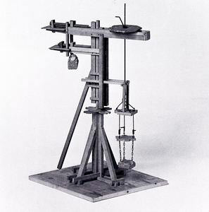 Model of revolving crane, Museo Leonardiano, Vinci.