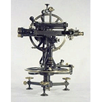 Teodolite impiegato dal 1918 al 1982 per le misurazioni dello strapiombo della Torre Pendente, Dipartimento di Ingegneria Civile dell'Universit degli Studi di Pisa.