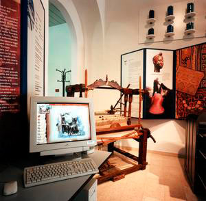 Antique loom, Textile Museum, Prato.