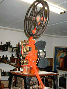 Gaumont projector for 35 mm film, 1915, "Fausto Casi" Collection, Arezzo.