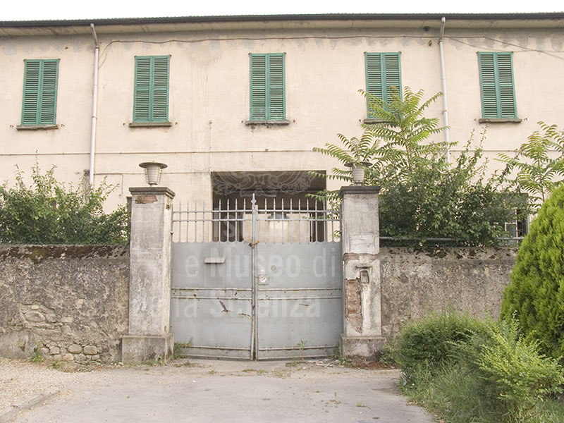 Edifici dell'ex stabilimento per la produzione della seta a Rassina.