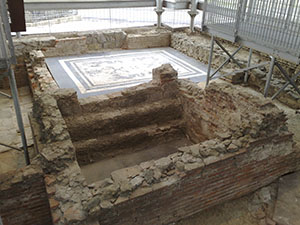 Il frigidarium della mansio ai piedi della Villa romana di Massaciuccoli, Massarosa.