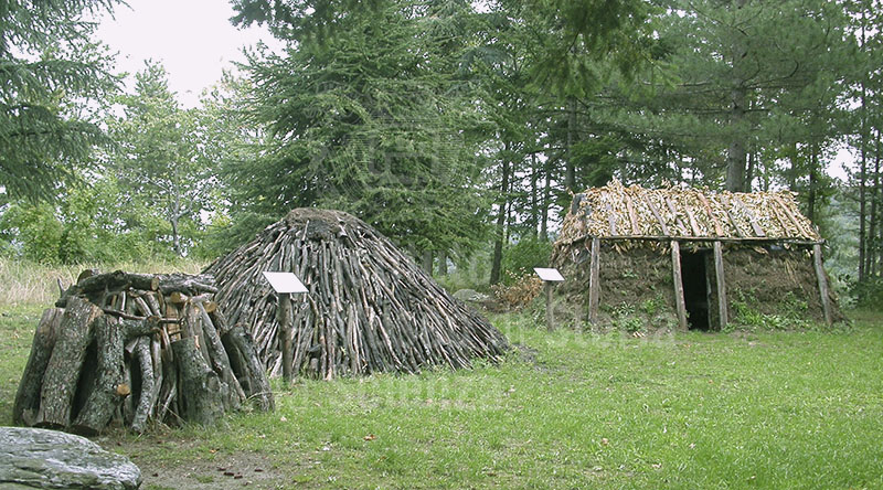 Replica of a charcoal-burner's post and hut, Loc. La Chiesa, Cetica, Castel San Niccol.