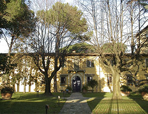 Facciata di Villa Montalvo, Campi Bisenzio.