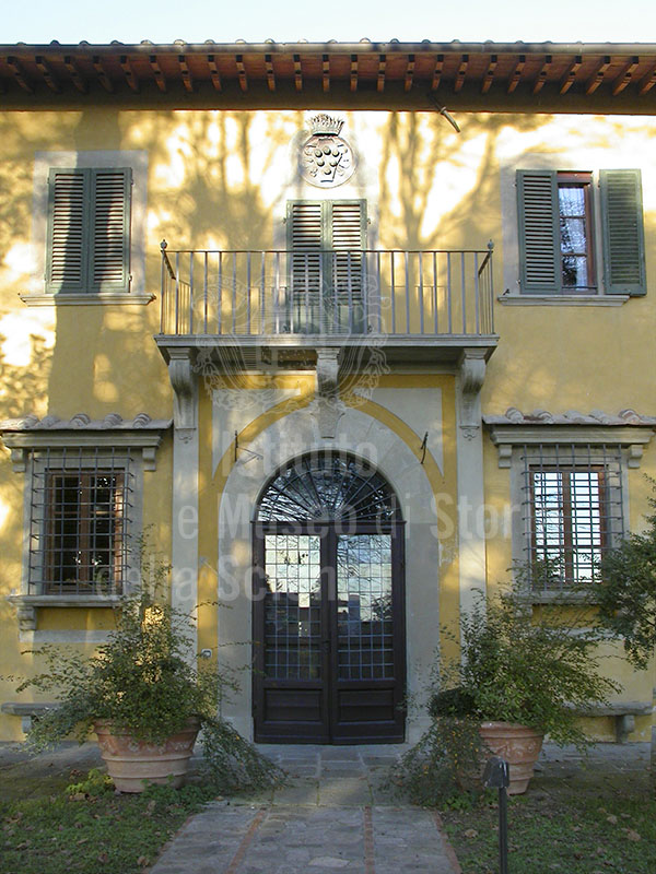 Facciata di Villa Montalvo, Campi Bisenzio.