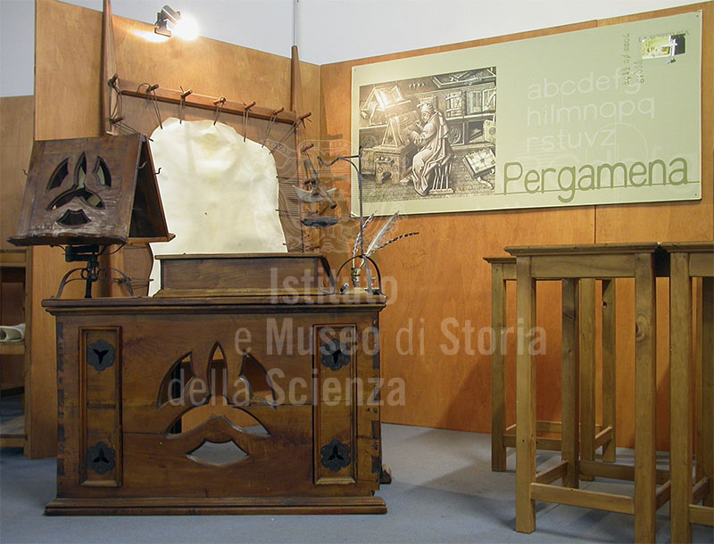 Ricostruzione di uno scrittoio medievale, Museo Didattico della Civilt della Scrittura, San Miniato.