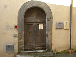 Entrance to the Museo della Vite e del Vino e al Museo Archeologico di Scansano.