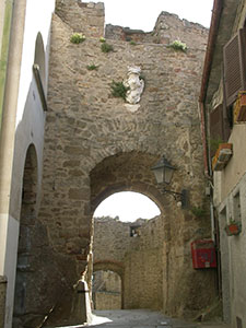 One of the entrance gates of Giglio Castello.