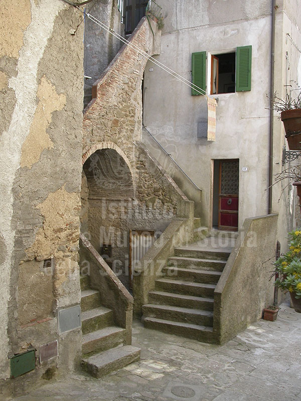 View of the interior of the village of Giglio Castello.