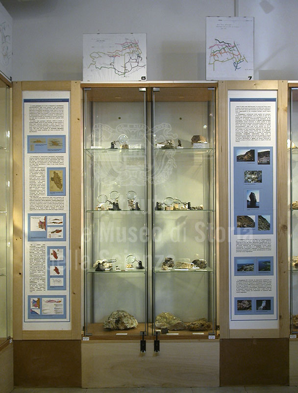 Campioni di minerali del Museo della Mineralogia e della Geologia dell'Isola del Giglio.