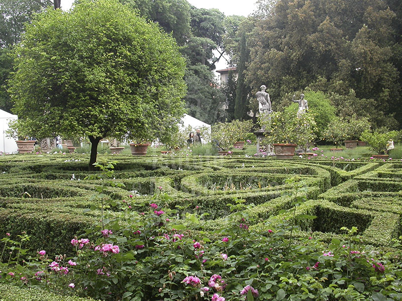 Parterre geometrico del giardino di Palazzo Corsini al Prato, Firenze.