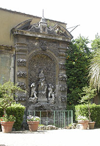 Mannerist fountain, Garden of Palazzo Budini Gattai, Florence.