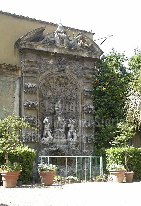 Mannerist fountain, Garden of Palazzo Budini Gattai, Florence.