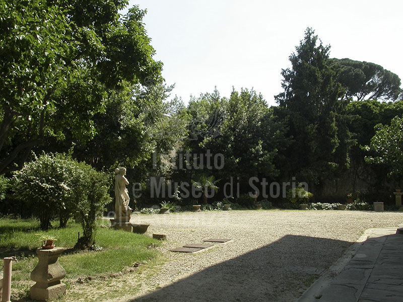 Garden of Palazzo Ximenes Panciatichi, Florence.