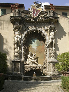 Wall fountain built between 1704 and 1708, with at the center "Orpheus the singer", by Giovanni Baratta, garden of Palazzo Vivarelli Colonna, Florence.