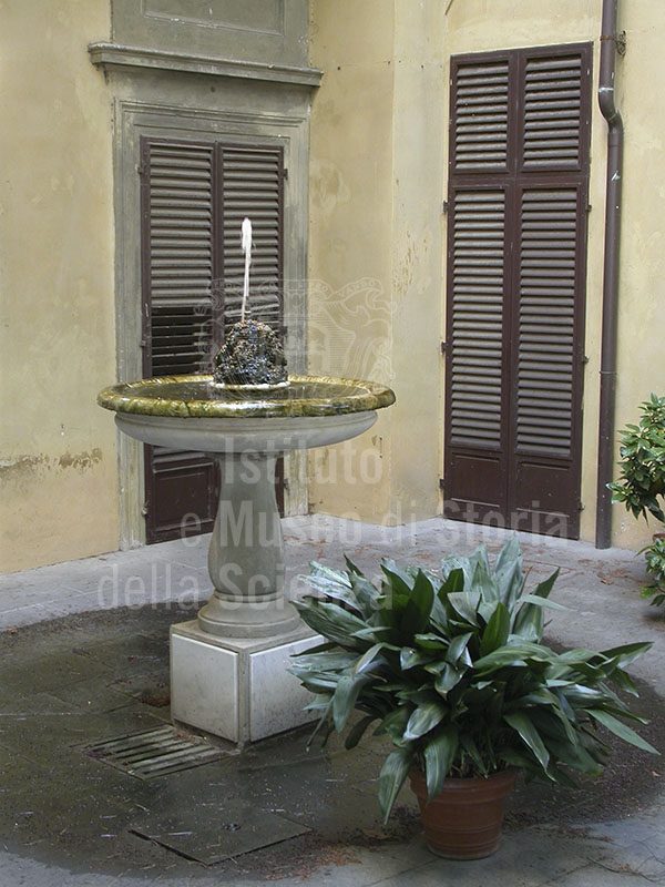 Fontana del giardino di Palazzo Vivarelli Colonna, Firenze.