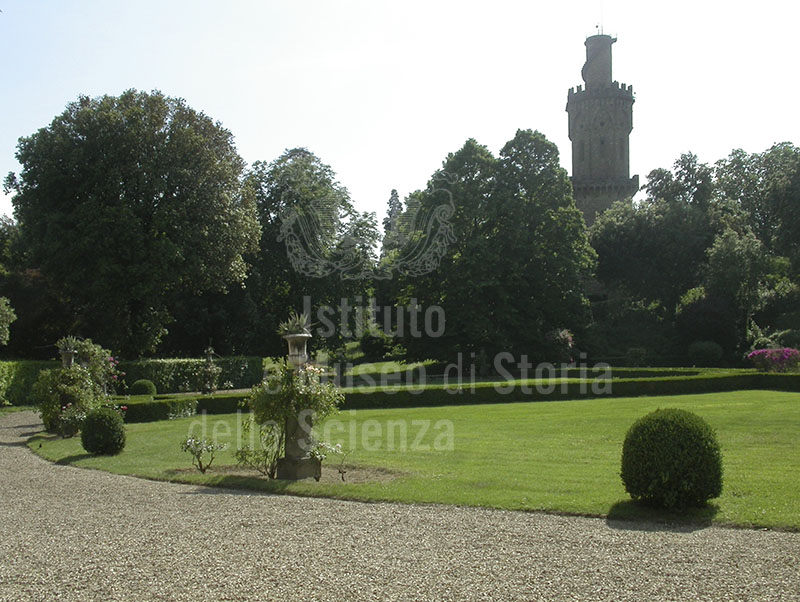 Giardino Torrigiani col Torrino sullo sfondo, Firenze.