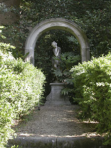 Statue of Venus on the hillock in the garden of Palazzo Guicciardini, Florence.