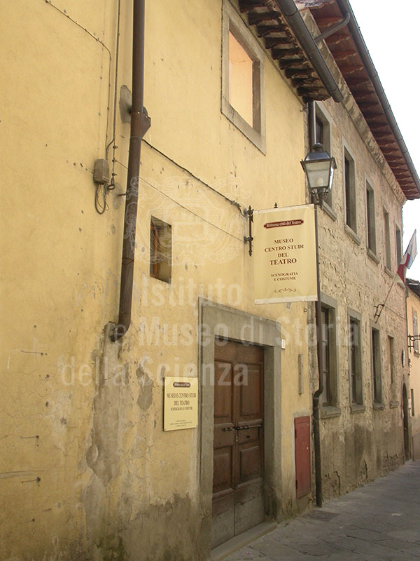 Ingresso del Museo e centro studi del Teatro, Scenografia e Costume, Bibbiena.