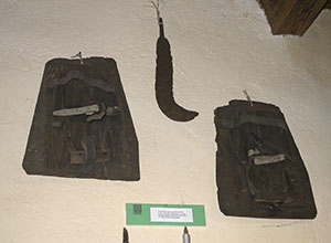 Antiche racchette da neve, Museo dello Sci, Stia.