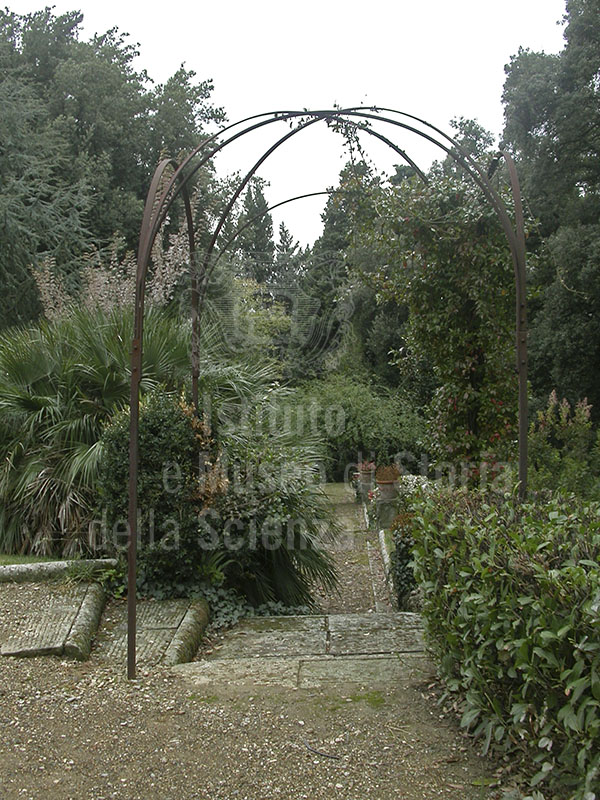 Particolare del giardino di Villa Montalto a Firenze.