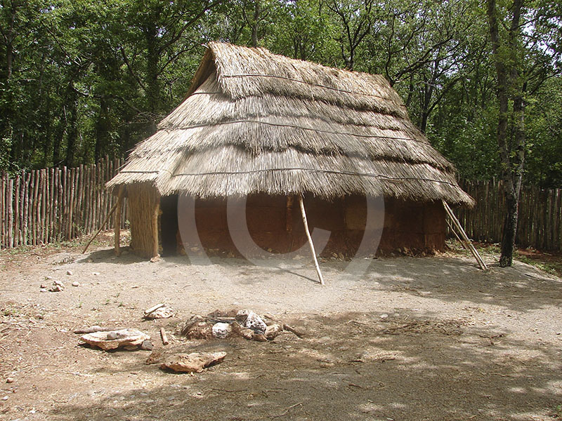 Replica of a Bronze Age hut, Museo Civico per la Preistoria del Monte Cetona - Parco Archeologico-Naturalistico di Belverde.