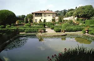 Vista di Villa Gamberaia dal parterre d'acqua, Firenze.