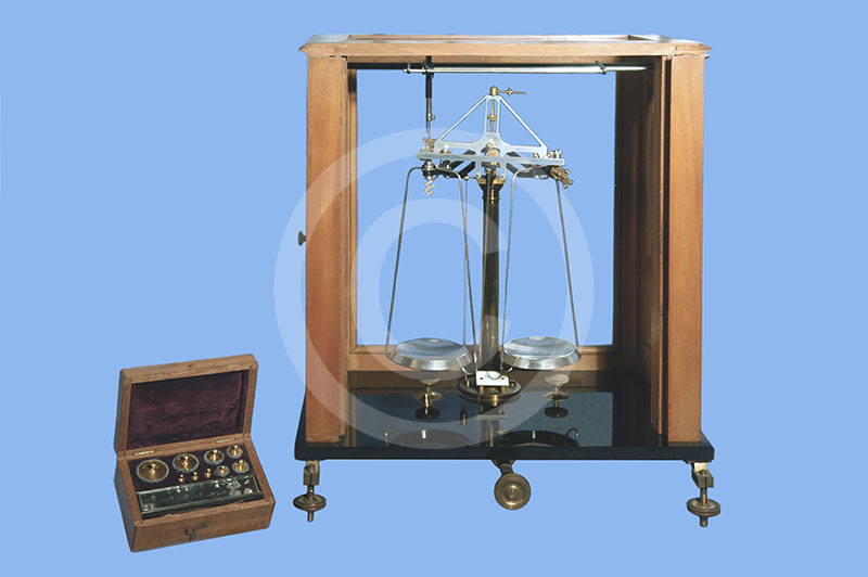 Analytical scale, 19th century, Istituto Professionale "R.Magiotti", Montevarchi.