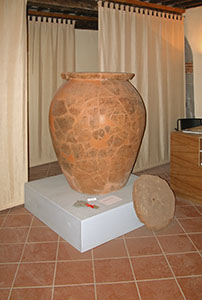 Dolio, Museo Archeologico di Scansano (attiguo al Museo della Vite e del Vino).