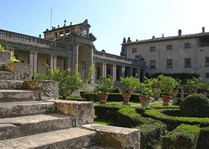 Cancello d'ingresso di Villa Caruso Bellosguardo, Lastra a Signa.