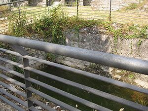 Cisterna esterna del Castello Aghinolfi, Montignoso.