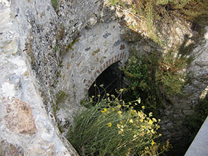 Interno di una cisterna del Castello Aghinolfi, Montignoso.