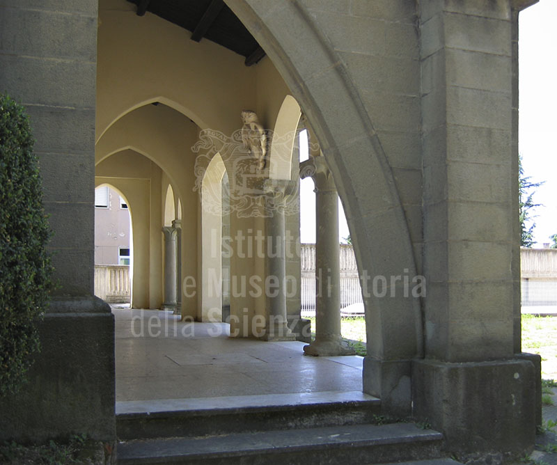 Portico della cappella dell'Ospedale, Fivizzano.