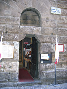 Ingresso della Torre delle Ore, Lucca.