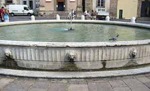 Fountain by Lorenzo Nottolini in Piazza del Duomo, Lucca.